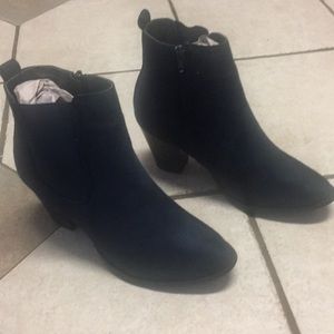 Sociology Women’s Chelsea Navy Blue Boots 8.5